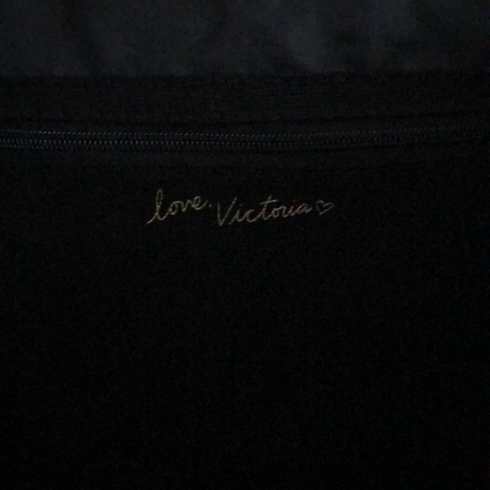 LOVE Tote - Picture 3 of 5